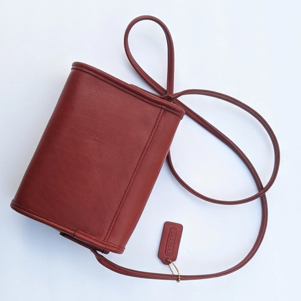 ✨🍒Vintage Coach Chrystie crossbody 9892 in Bordeaux - Picture 2 of 8